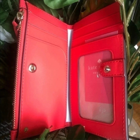Kate Spade New York Red Pebbled Leather Slim Bifold Wallet Snap Closure NWT - Picture 4 of 4